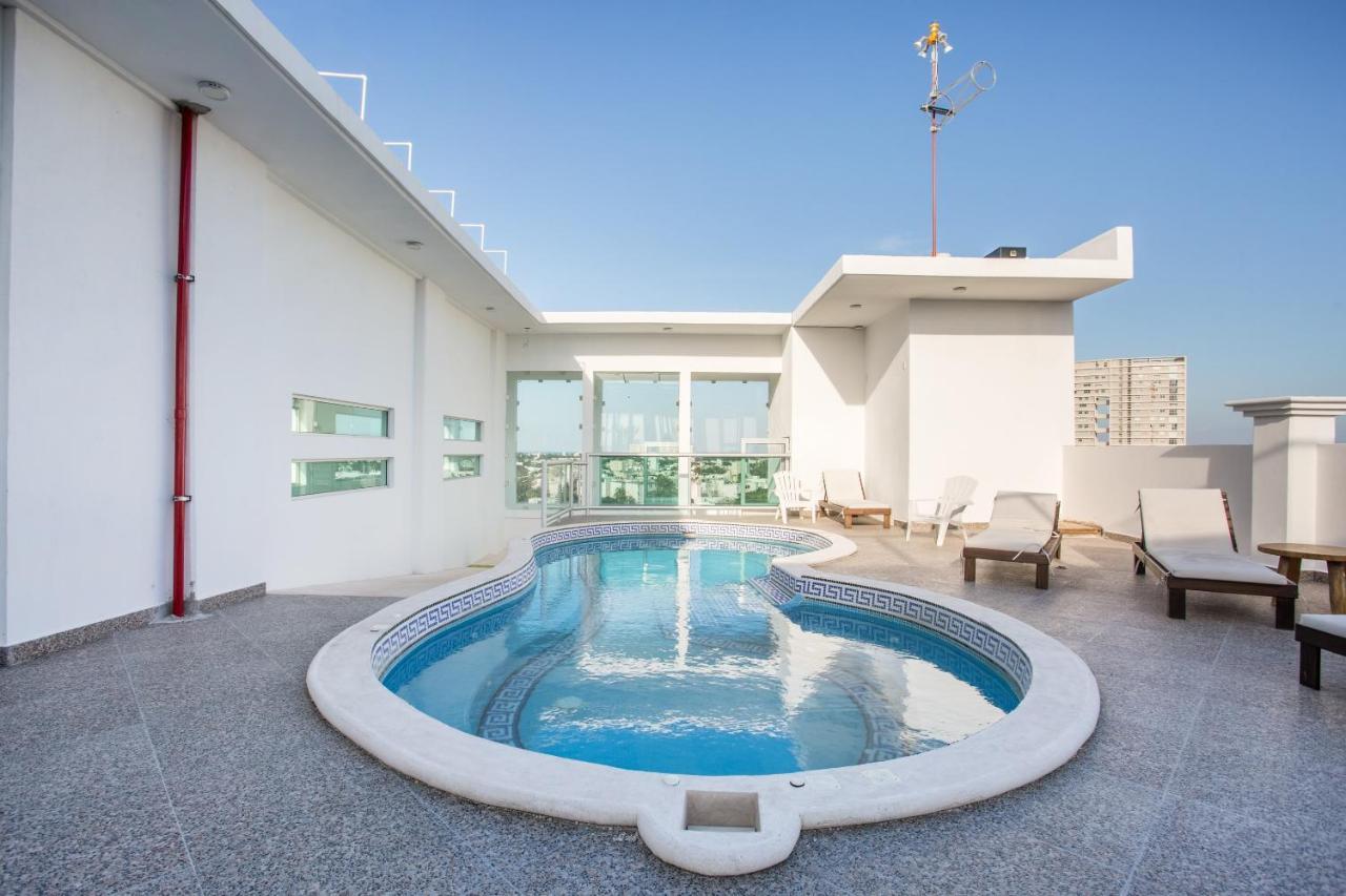 Capital O Cancun Ocean View, Cancún Zewnętrze zdjęcie Rooftop pool
